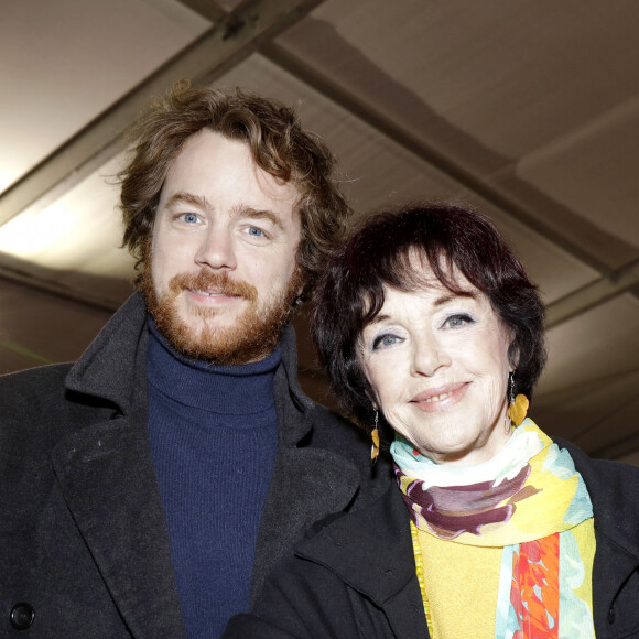 Anny Duperey avec son fils Gaël Giraudeau - 25ème Arbre de Noël de l'association CitéStars présidée par D.Donadéi au cirque Phénix en présence de 80 enfants défavorisés à Paris le 8 janvier 2023. © Cédric Perrin/Bestimage