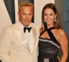 La créatrice de mode allemande de 49 ans aurait évoqué des "différences irréconciliables" au sein de leur couple.
Kevin Costner au photocall de la soirée "Vanity Fair" lors de la 94ème édition de la cérémonie des Oscars à Los Angeles, le 27 mars 2022.