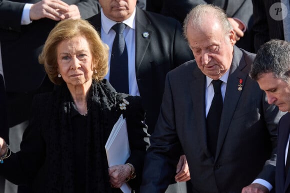 La reine Sofia et le roi Juan Carlos d'Espagne - Sorties des obsèques du roi Constantin II de Grèce en la cathédrale métropolitaine d'Athènes, Grèce, le 16 janvier 2023. © Cyril Moreau/Bestimage