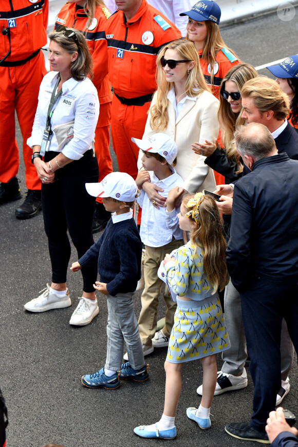 Beatrice Borromeo et ses enfants Stefano et Francisco Casiraghi en compagnie de Nico Rosberg en famille durant le 6eme Monaco E-Prix à Monaco, le 6 mai 2023. © Bruno Bebert/Bestimage 