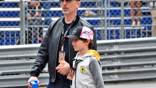 Gad Elmaleh avec son fils Raphaël : retour surprise à Monaco pour un bel évènement, un adorable duo très complice