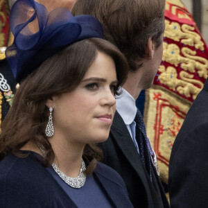 Ce fut tout le contraire.
Sortie de la cérémonie de couronnement du roi d'Angleterre à l'abbaye de Westminster de Londres Le prince Harry, duc de Sussex, La princesse Eugenie d'York, La princesse Beatrice d'York et son mari Edoardo Mapelli Mozzi, - Sortie de la cérémonie de couronnement du roi d'Angleterre à l'abbaye de Westminster de Londres, Royaume Uni, le 6 mai 2023.