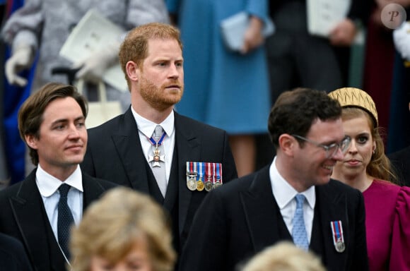 Le prince Harry, duc de Sussex, La princesse Beatrice d’York et son mari Edoardo Mapelli Mozzi - Sortie de la cérémonie de couronnement du roi d'Angleterre à l'abbaye de Westminster de Londres, Royaume Uni, le 6 mai 2023.