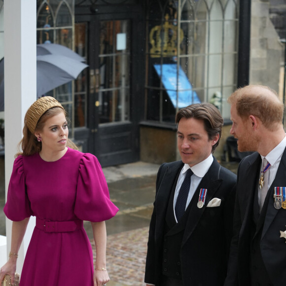 Les invités arrivent à la cérémonie de couronnement du roi d'Angleterre à l'abbaye de Westminster de Londres, Royaume Uni, le 6 mai 2023.