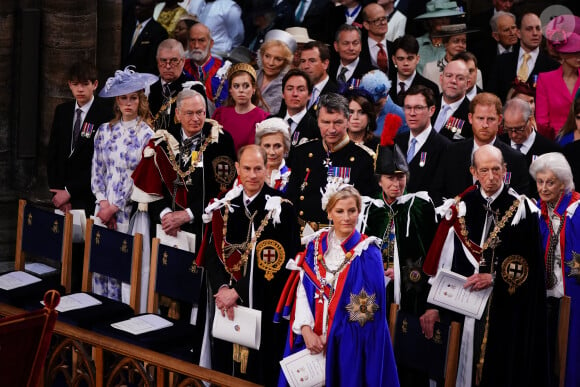 Le prince Edward, duc d'Edimbourg et Sophie, duchesse d'Edimbourg, James Mountbatten-Windsor, Comte de Wessex, Lady Louise Windsor, Le duc et la duchesse de Gloucester, Vice Admiral Sir Tim Laurence et La princesse Anne, Le prince Andrew, duc d’York, La princesse Beatrice d’York et son mari Edoardo Mapelli Mozzi, La princesse Eugenie d’York et son mari Jack Brooksbank et Le prince Harry, duc de Sussex - Les invités à la cérémonie de couronnement du roi d'Angleterre à l'abbaye de Westminster de Londres, Royaume Uni, le 6 mai 2023.