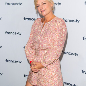 Anne-Elisabeth Lemoine lors du photocall dans le cadre de la conférence de presse de France Télévisions au Pavillon Gabriel à Paris, France, le 24 août 2021. © Pierre Perusseau/Bestimage