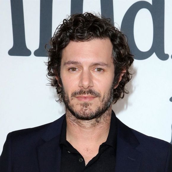 Adam Brody à la première de la série "Fleishman is in Trouble" à Los Angeles, le 9 mai 2023.