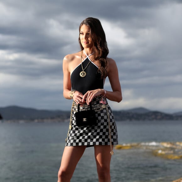 Iris Mittenaere au défilé Etam Croisière 2023 à Saint-Tropez le 11 mai 2023. © Philippe Arnassan / Nice Matin / Bestimage