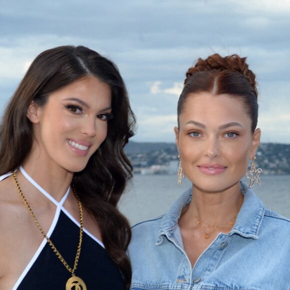 La cinéaste a ainsi croisé Iris Mittenaere et son compagnon Diego El Glaoui, mais aussi Stéfi Celma, Carla Ginola ou Caroline Receveur.
Iris Mittenaere et Caroline Receveur au défilé Etam Croisière 2023 à Saint-Tropez le 11 mai 2023. © Rachid Bellak / Bestimage