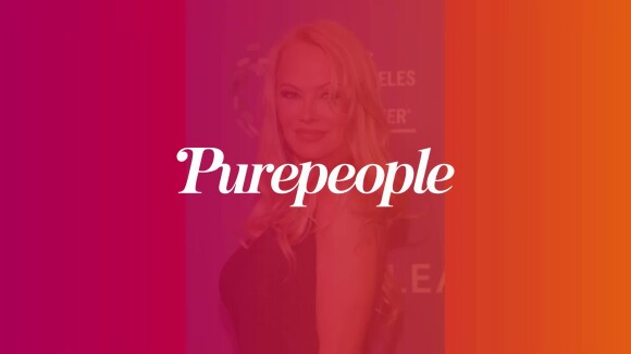 Pamela Anderson bombesque à 55 ans en bikini : elle s'affiche en string rose pâle