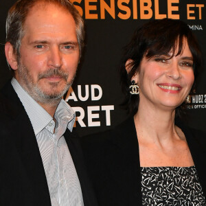 Ils se sont rencontrés pendant des essais
Christopher Thompson et sa femme Géraldine Pailhas - Avant première du film " Tendre et Saignant" à l'UGC Bercy à Paris le 10 janvier 2022. © Veeren/Bestimage