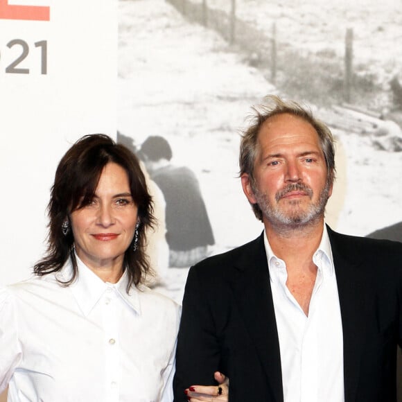 Géraldine Pailhas et son mari Christopher Thompson - Cérémonie d'ouverture du Festival Lumière 2021 à Lyon le 9 octobre 2021. © Dominique Jacovides / Bestimage 