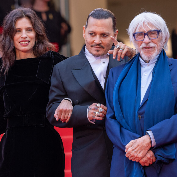 Maïwenn Le Besco, Johnny Depp, Pierre Richard - Montée des marches du film " Jeanne du Barry " pour la cérémonie d'ouverture du 76ème Festival International du Film de Cannes, au Palais des Festivals à Cannes. Le 16 mai 2023 © Olivier Borde / Bestimage 