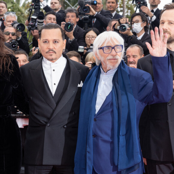 Maïwenn Le Besco, Johnny Depp, Pierre Richard, Benjamin Lavernhe - Montée des marches du film " Jeanne du Barry " pour la cérémonie d'ouverture du 76ème Festival International du Film de Cannes, au Palais des Festivals à Cannes. Le 16 mai 2023 © Olivier Borde / Bestimage 