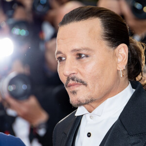 Johnny Depp - Montée des marches du film " Jeanne du Barry " pour la cérémonie d'ouverture du 76ème Festival International du Film de Cannes, au Palais des Festivals à Cannes. Le 16 mai 2023 © Jacovides-Moreau / Bestimage 