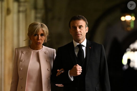 Ceux-ci sont trois hommes et une jeune fille. 
Le président le la République française Emmanuel Macron et sa femme Brigitte - Les invités arrivent à la cérémonie de couronnement du roi d'Angleterre à l'abbaye de Westminster de Londres, Royaume Uni, le 6 mai 2023 