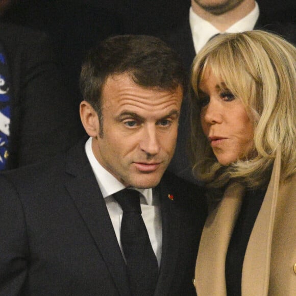 Emmanuel Macron et sa femme Brigitte lors du match de football de la Coupe de France "Nantes vs Toulouse" au Stade de France à Paris. Le 29 avril 2023 © JB Autissier / Panoramic / Bestimage