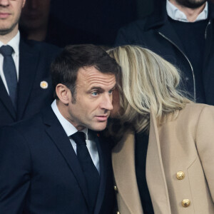 Le President de la Republique Emmanuel Macron et sa femme Brigitte lors du match de football de la Coupe de France "Nantes vs Toulouse" au Stade de France à Paris. Le 29 avril 2023 © Cyril Moreau / Bestimage 