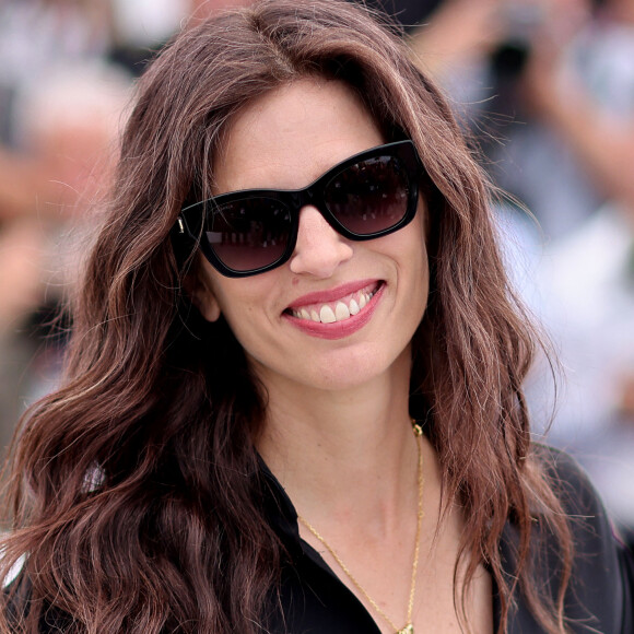 La réalisatrice Maïwenn au photocall de "Jeanne du Barry" lors du 76ème Festival International du Film de Cannes, le 17 mai 2023. © Dominique Jacovides/Cyril Moreau/Bestimage