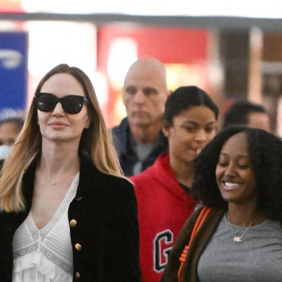 Exclusif - Angelina Jolie et sa fille Zahara Jolie-Pitt arrivent à l'aéroport JFK de New York City, New York, Etats-Unis, le 16 mai 2023.