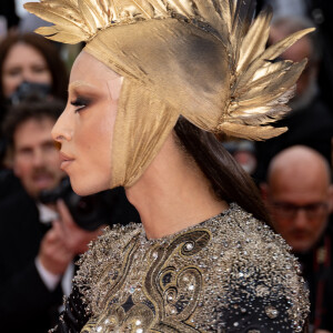 d'une impressionnante crête à plumes
Bilal Hassani - Montée des marches du film " Indiana Jones et le cadran de la destinée (Indiana Jones and the Dial of destiny) " lors du 76ème Festival International du Film de Cannes, au Palais des Festivals à Cannes. Le 18 mai 2023 © Jacovides-Moreau / Bestimage