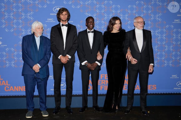 Pierre Richard, Diego Le Fur, Djibril Djimo, Maïwenn Le Besco, Pascal Greggory - Photocall du dîner d'ouverture du 76ème Festival International du Film de Cannes, au Carlton. Le 16 mai 2023 © Borde-Jacovides-Moreau / Bestimage