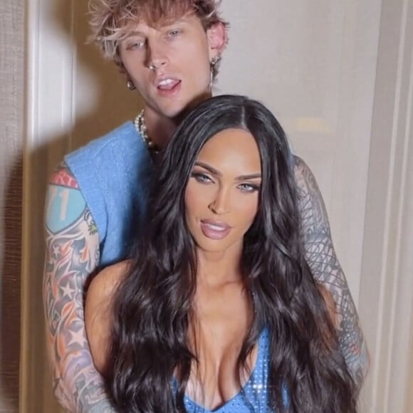 Elle est toujours en couple avec Machine Gun Kelly
Machine Gun Kelly & Megan Fox sur Instagram. 