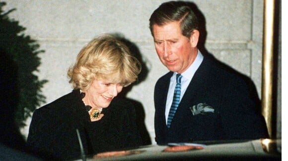 "Les draps froissés" : Charles III et Camilla pris sur le vif d'une "visite nocturne", l'effroyable réaction de Diana