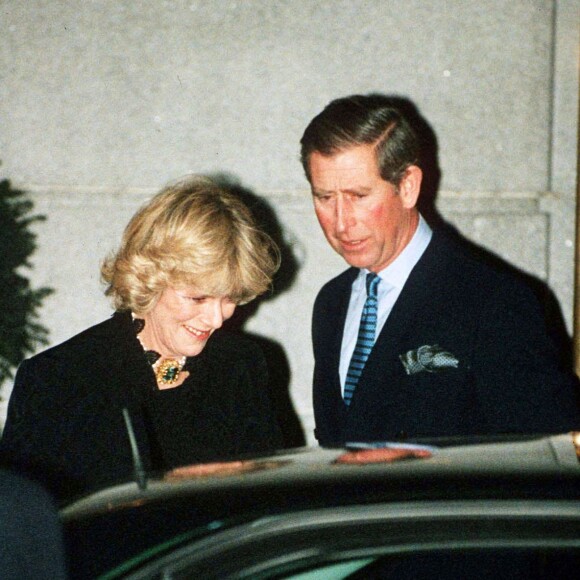 Charles III et Camilla ont vécu de nombreuses étapes avant de finalement devenir roi et reine d'Angleterre.
Charles III et Camilla 