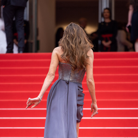 Carla Bruni-Sarkozy portant une robe Céline et un collier Chopard - Montée des marches du film " The zone of interest " lors du 76ème Festival International du Film de Cannes, au Palais des Festivals à Cannes. Le 19 mai 2023 © Olivier Borde / Bestimage