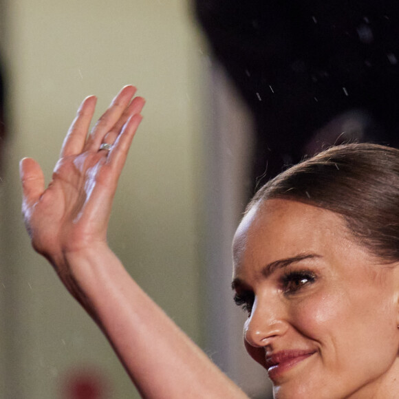 Natalie Portman - Montée des marches du film « May December » lors du 76ème Festival International du Film de Cannes, au Palais des Festivals à Cannes. Le 20 mai 2023 © Jacovides-Moreau / Bestimage