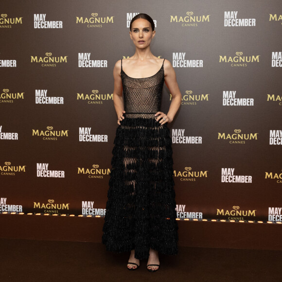 Nathalie Portman au photocall de la soirée du film "May December" à la plage Magnum lors du 76ème Festival International du Film de Cannes, France, le 20 mai 2023. © Jeremy Melloul/Bestimage