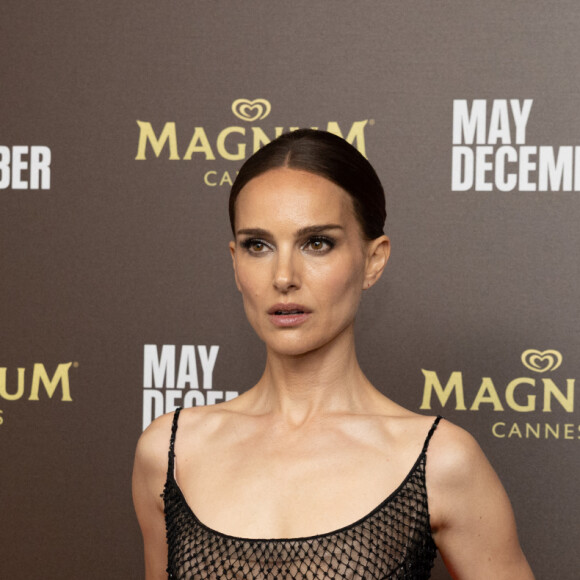 Nathalie Portman au photocall de la soirée du film "May December" à la plage Magnum lors du 76ème Festival International du Film de Cannes, France, le 20 mai 2023. © Jeremy Melloul/Bestimage