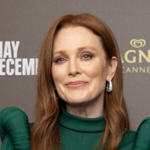 Julianne Moore au photocall de la soirée du film "May December" à la plage Magnum lors du 76ème Festival International du Film de Cannes, France, le 20 mai 2023. © Jeremy Melloul/Bestimage