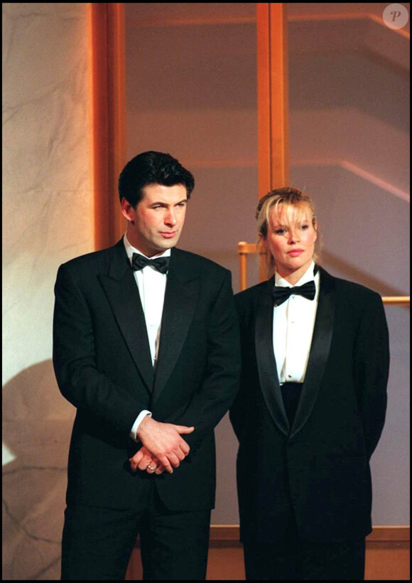 Alec Baldwin et Kim Basinger à la cérémonie des César 1994.