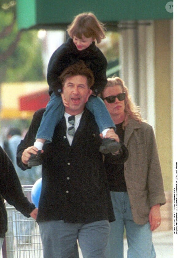 Alec Baldwin et Kim Basinger avec leur jeune fille Ireland Baldwin à Los Angeles.