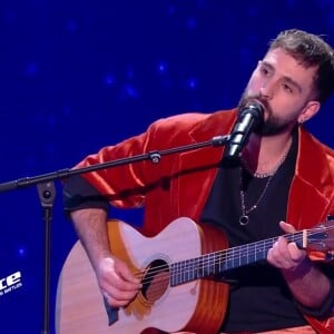 Dame s'est qualifié pour la demi-finale de The Voice.