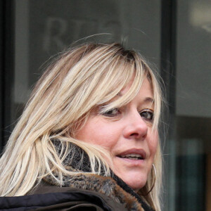Exclusif - Flavie Flament - Les célébrités quittent les studios de RTL après l'émission "Les Grosses Têtes" à Paris le 24 janvier 2023.