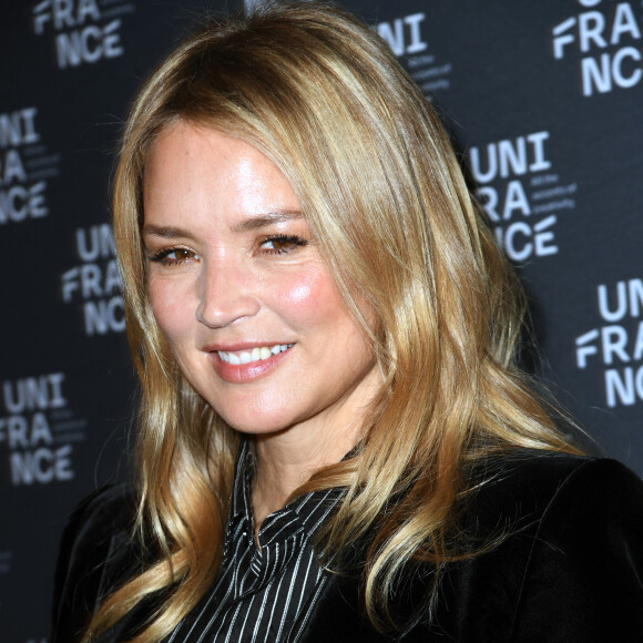 Virginie Efira reçoit le French Cinema Award lors d'une cérémonie au ministère de La Culture à Paris le 12 janvier 2023. © Giancarlo Gorassini / Bestimage 