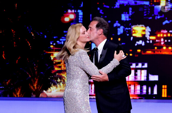 Virginie Efira (Maîtresse de cérémonie), Vincent Lindon (Président du jury) - Cérémonie d'ouverture du 75ème Festival International du Film de Cannes. Le 17 mai 2022 © Borde-Jacovides-Moreau / Bestimage 