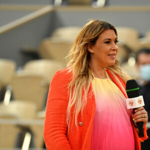 Marion Bartoli enceinte et en arc en ciel - Les internationaux de tennis de Roland Garros à Paris le 8 octobre 2020. © Chryslene Caillaud / Panoramic / Bestimage