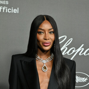 Tout comme Naomi Campbell qui a époustoufflé les invités dans un tailleur très chic assorti d'un bijou grandiose 
Naomi Campbell au photocall de la soirée "Chopard Art Evening" à l'hôtel Martinez lors du 76ème Festival International du Film de Cannes, le 23 mai 2023. © Olivier Borde/Bestimage 