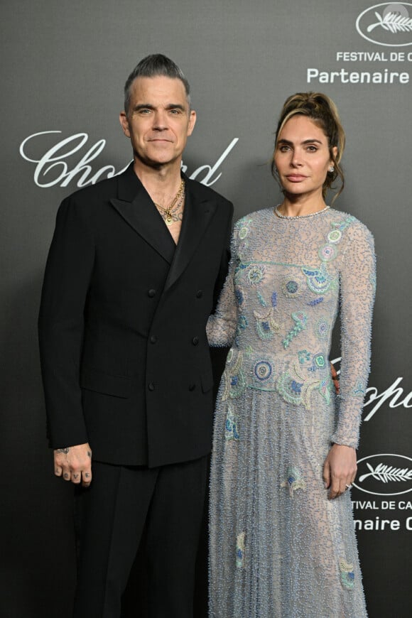 Robbie Williams et sa femme Ayda Field au photocall de la soirée "Chopard Art Evening" à l'hôtel Martinez lors du 76ème Festival International du Film de Cannes, le 23 mai 2023. © Olivier Borde/Bestimage 