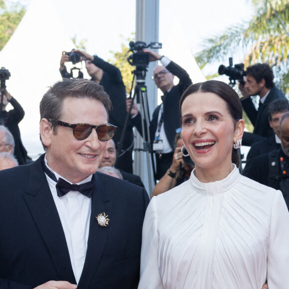 Benoit Magimel, Juliette Binoche - Montée des marches du film " La passion de Dodin Bouffant " lors du 76ème Festival International du Film de Cannes, au Palais des Festivals à Cannes. Le 24 mai 2023 © Olivier Borde / Bestimage 