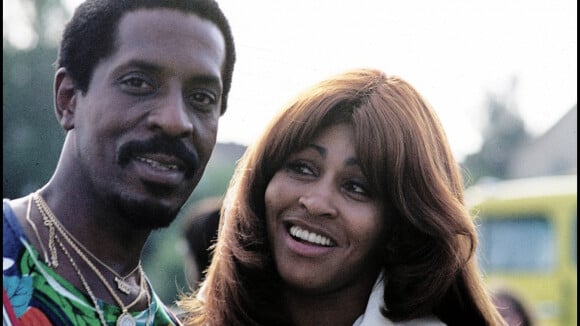 Tina Turner ruinée par son divorce : sa rupture avec son mari toxique lui a coûté très cher