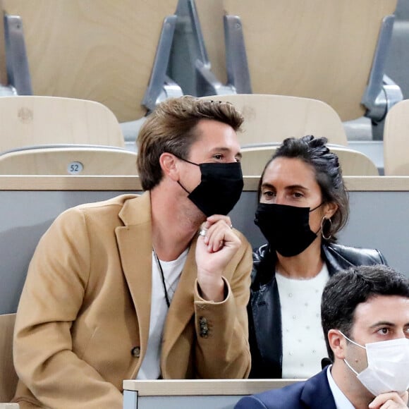 Exclusif - Alessandra Sublet et son compagnon Jordan Deguen en tribune lors de la finale homme des internationaux de France de Roland Garros à Paris le 11 octobre 2020. © Dominique Jacovides / Bestimage