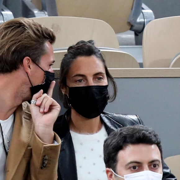 Exclusif - Alessandra Sublet et son compagnon Jordan Deguen en tribune lors de la finale homme des internationaux de France de Roland Garros à Paris le 11 octobre 2020. © Dominique Jacovides / Bestimage