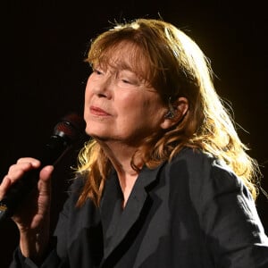 Jane Birkin - Le Festival Fnac Live Paris en partenariat avec la Ville de Paris reprend ses quartiers d'été en plein coeur de la capitale. Co-organisé par la Fnac et la Ville de Paris, le festival revient enfin dans sa forme originelle du 29 juin au 1er juillet. Pour sa 11e édition, cet événement unique et singulier au coeur de Paris proposera sur ses 3 soirées 29 concerts gratuits sur le Parvis de l'Hotel de Ville ainsi que dans ses Salons. Le 30 juin 2022 © Lionel Urman / Panoramic / Bestimage