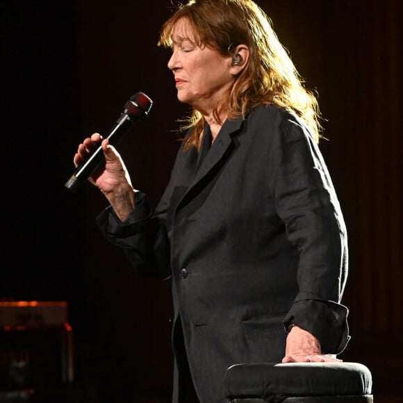 Jane Birkin - Le Festival Fnac Live Paris en partenariat avec la Ville de Paris reprend ses quartiers d'été en plein coeur de la capitale. Co-organisé par la Fnac et la Ville de Paris, le festival revient enfin dans sa forme originelle du 29 juin au 1er juillet. Pour sa 11e édition, cet événement unique et singulier au coeur de Paris proposera sur ses 3 soirées 29 concerts gratuits sur le Parvis de l'Hotel de Ville ainsi que dans ses Salons. Le 30 juin 2022 © Lionel Urman / Panoramic / Bestimage