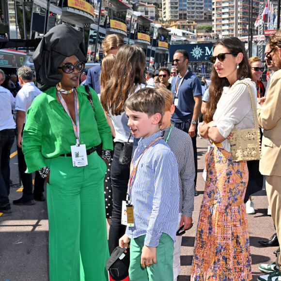 Khadja Nin, Raphael Elmaleh et Tatiana Santo Domingo Casiraghi - La famille princière de Monaco assiste aux séances d'essais qualificatives du 80ème Grand Prix de Monaco de Formule 1 à Monaco le 27 mai 2023. © Bruno Bebert/Bestimage 